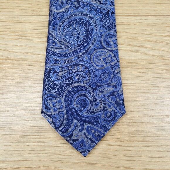 BLOOMINGDALES MENS STORE Neck Tie Blue Paisley 100% Silk Classic - Picture 1 of 6